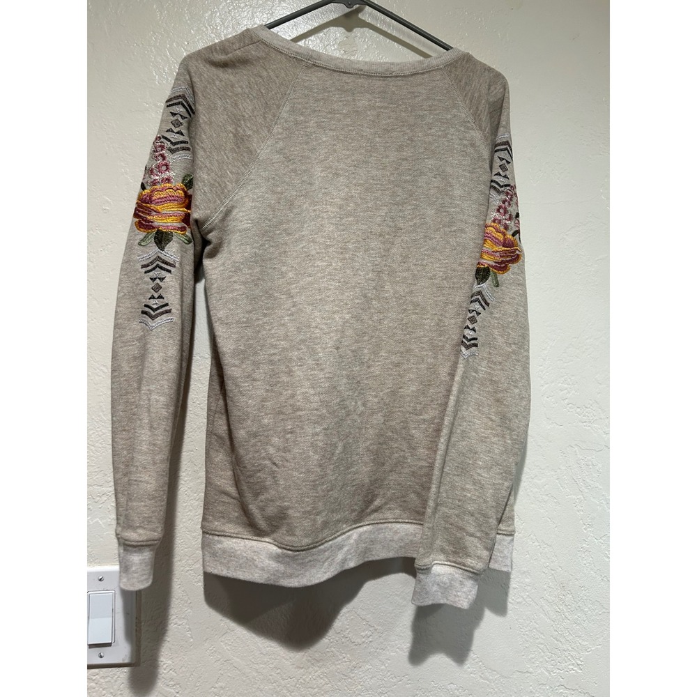 Mystree Oatmeal Heather Floral Embroidered Sleeve Tulip Hem Sweatshirt Small - Picture 2 of 3